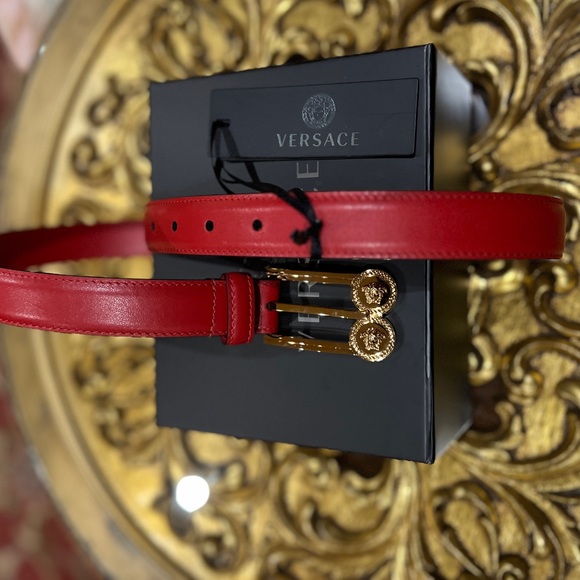 Versace Slim Smooth Red Leather Double Medusa Pendant Buckle Adjustable Belt - Picture 10 of 12